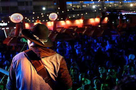 Suasana Lebih Jazzy Di Panggung MLDSPOT Stage Bus Jazz 